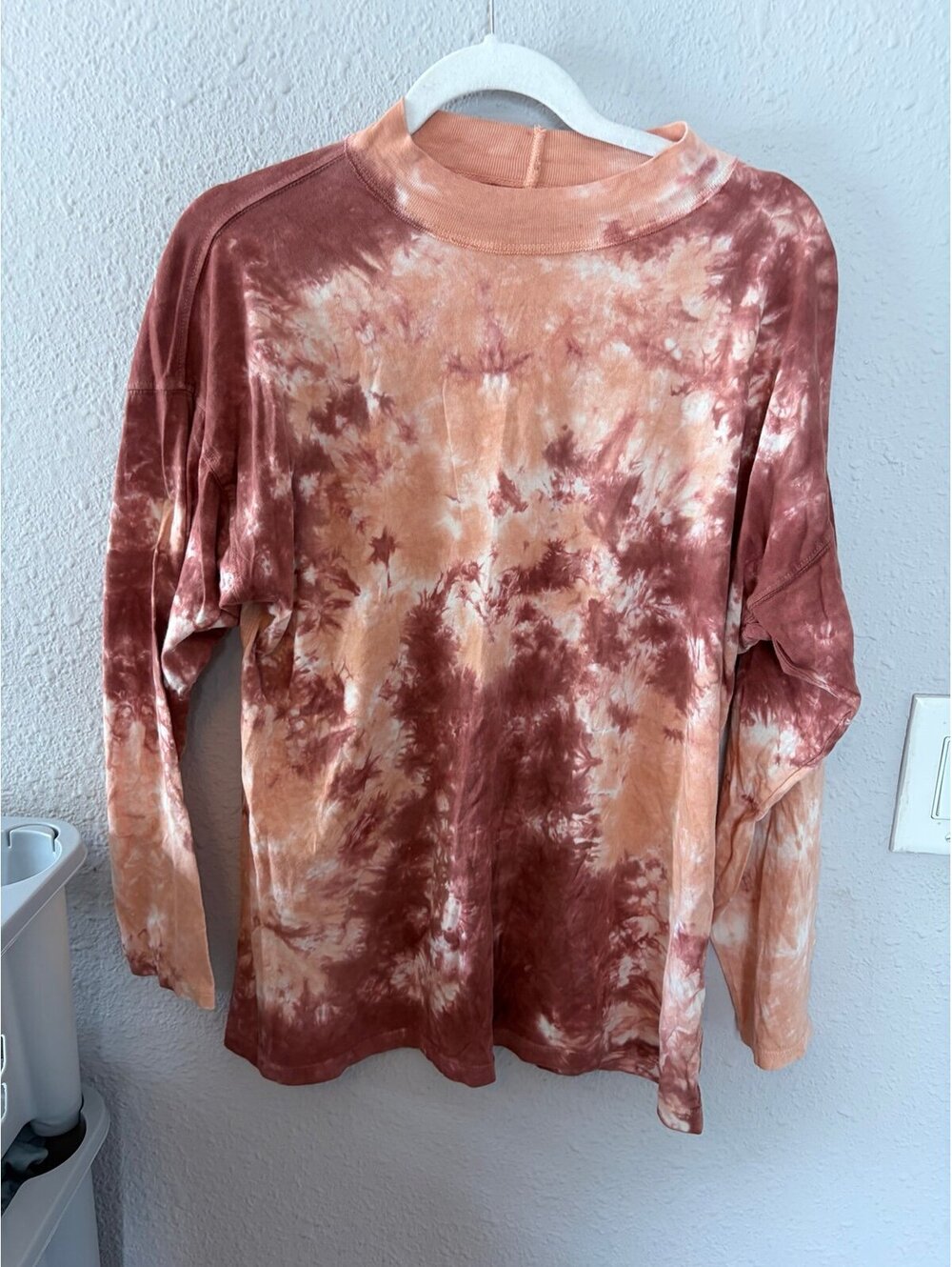 We The Free Be Free Tie Dye Tee Long Sleeve size XS oversized